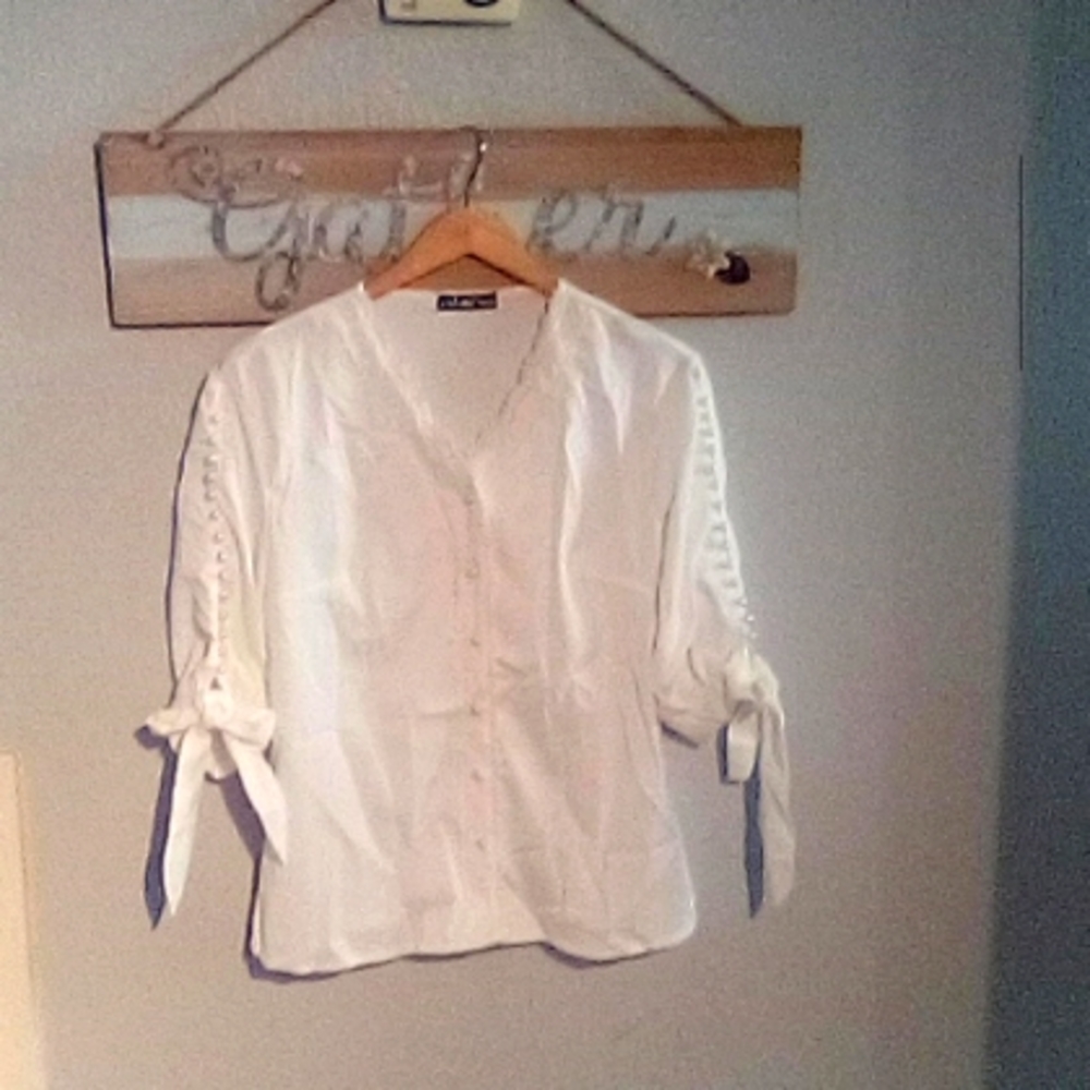 5/$13 pretty blouse